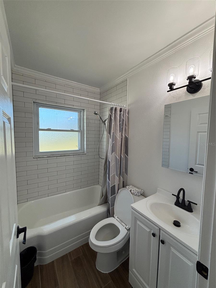 Image 14 of 15 For 4531 Shore Acres Boulevard Ne