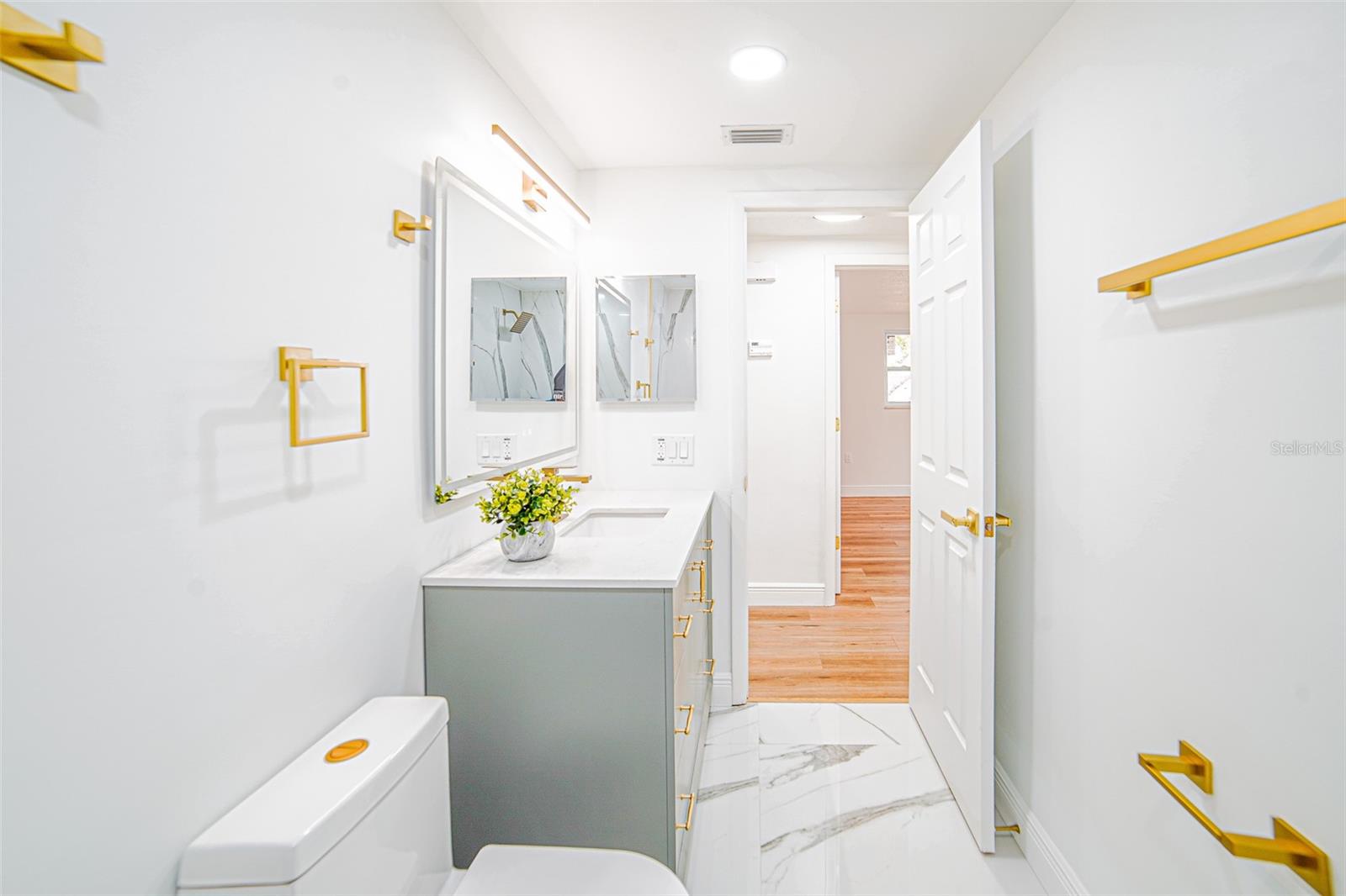 Image 18 of 27 For 6830 Amarillo Street