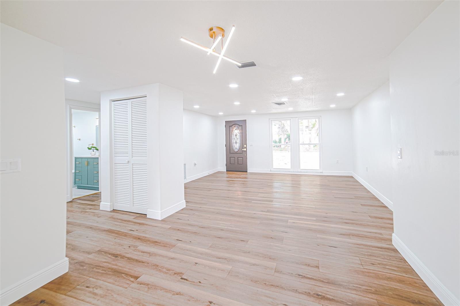 Image 8 of 27 For 6830 Amarillo Street