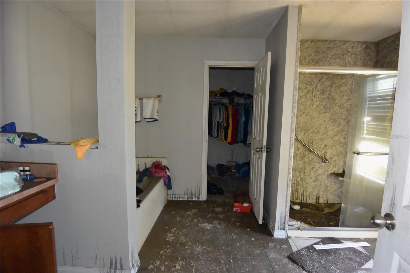 Image 14 of 29 For 7253 Lamplighter Street