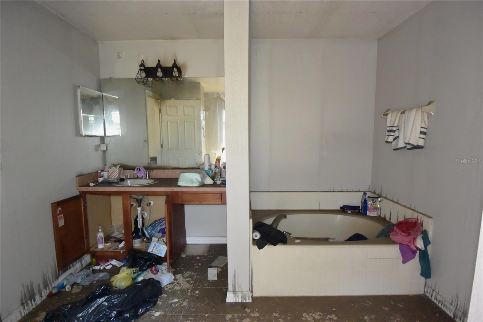 Image 16 of 29 For 7253 Lamplighter Street