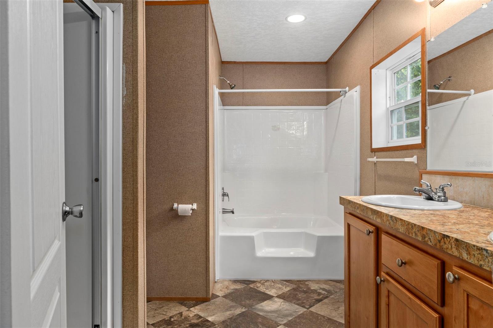 Image 17 of 31 For 315 Honey Bear Way