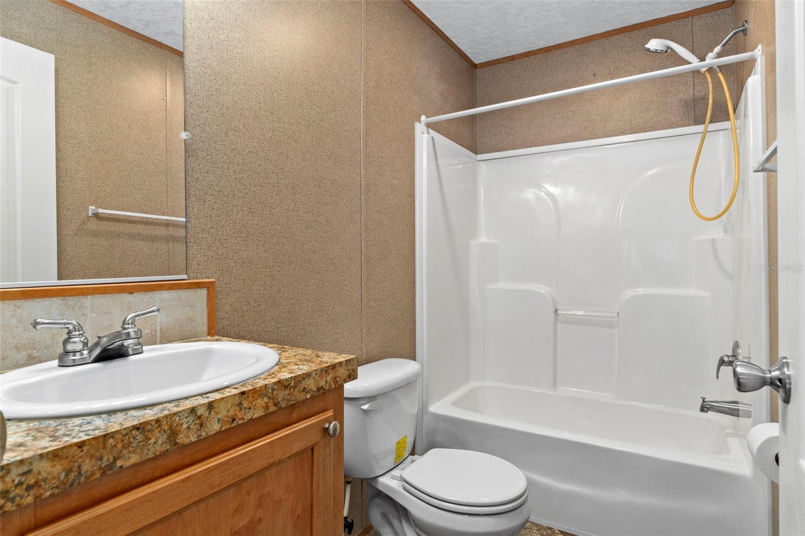 Image 22 of 31 For 315 Honey Bear Way