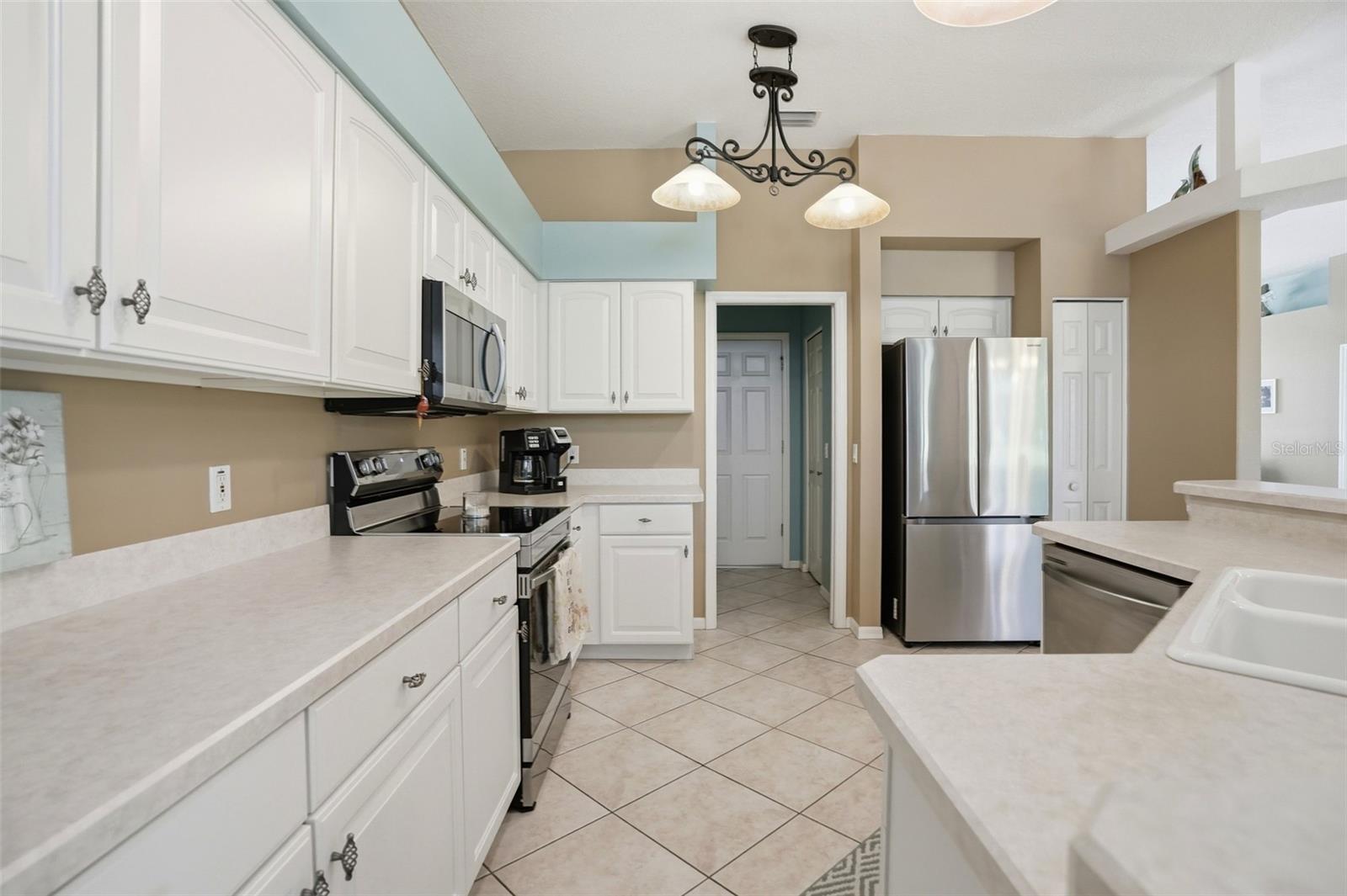 Image 15 of 51 For 11408 Alden Court