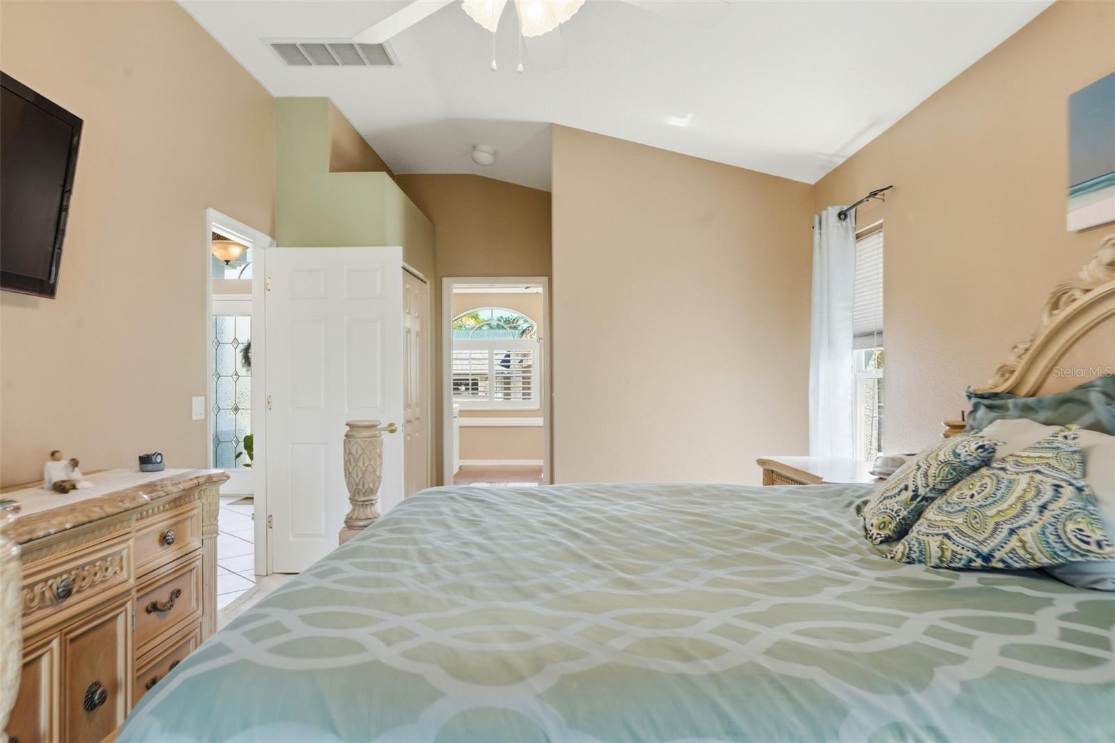 Image 26 of 51 For 11408 Alden Court