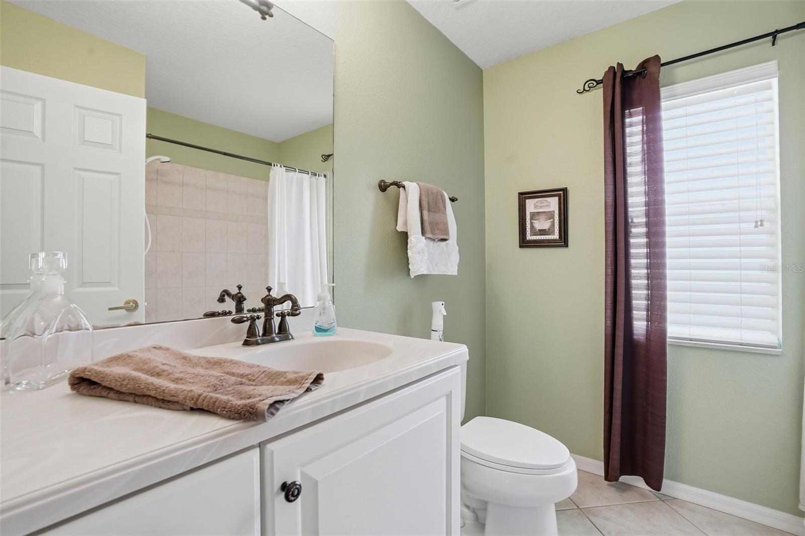 Image 32 of 51 For 11408 Alden Court