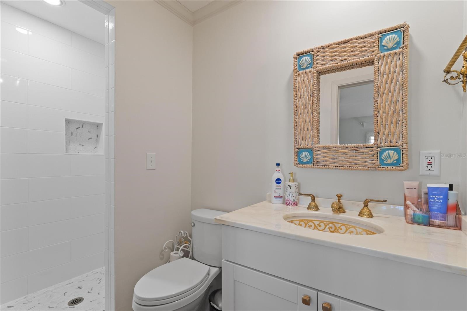 Listing photo id 8 for 502 Hillcrest Avenue