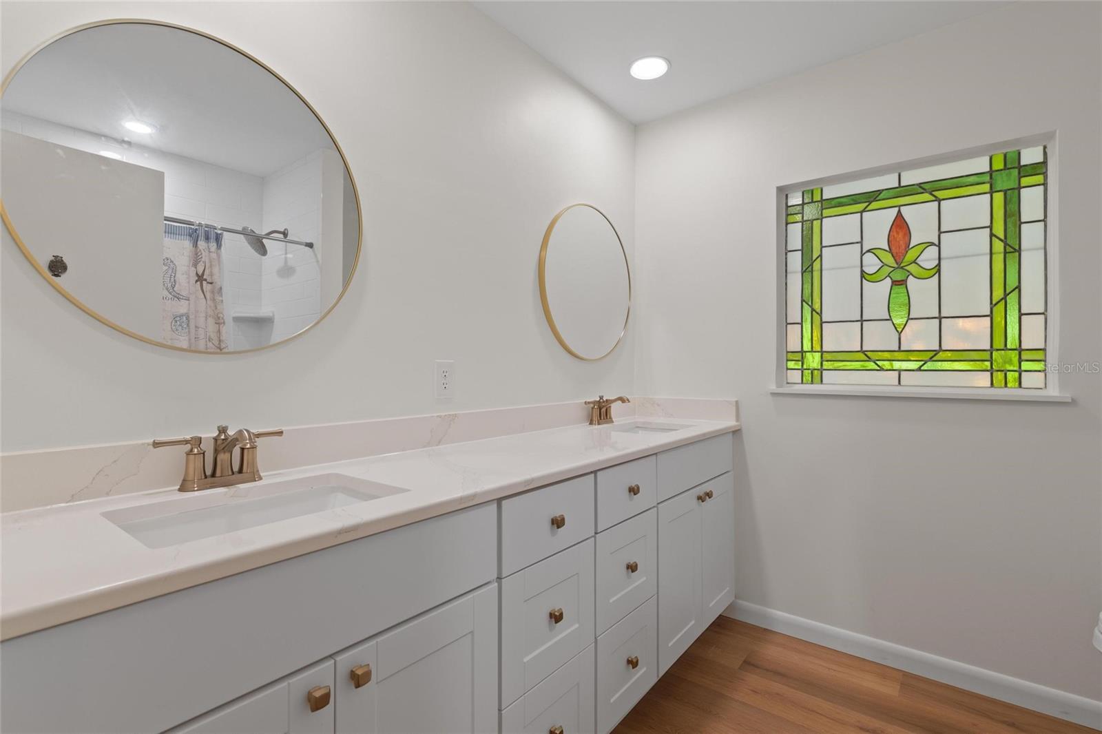 Listing photo id 10 for 502 Hillcrest Avenue