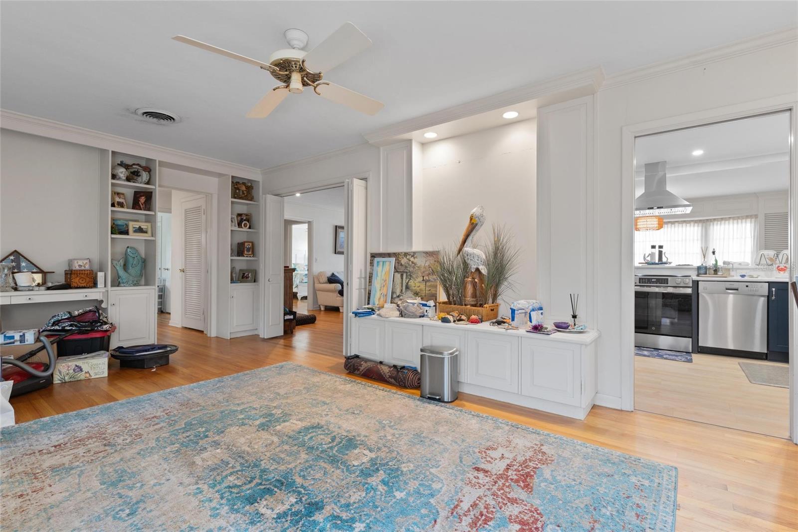 Listing photo id 13 for 502 Hillcrest Avenue