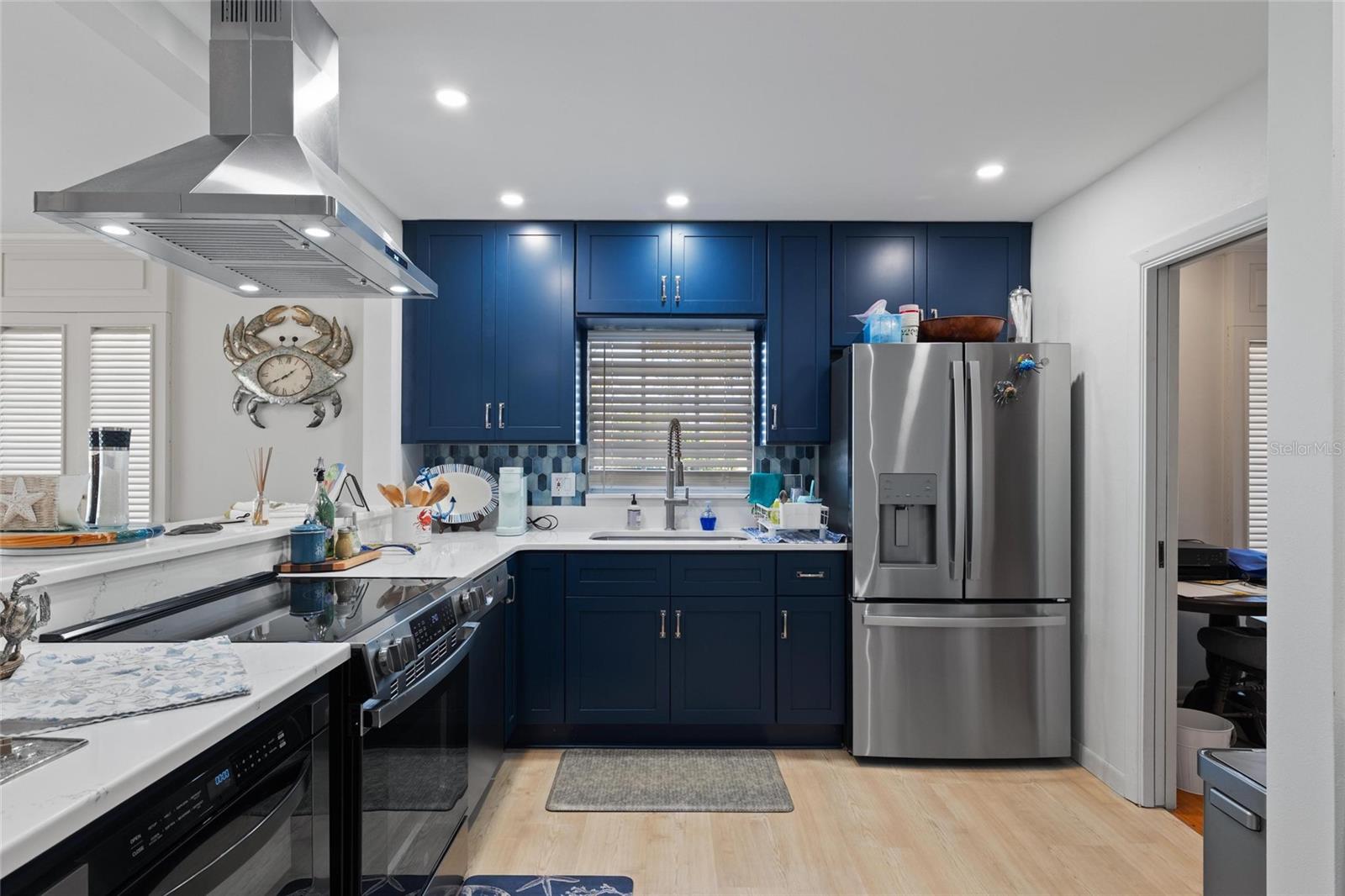 Listing photo id 15 for 502 Hillcrest Avenue