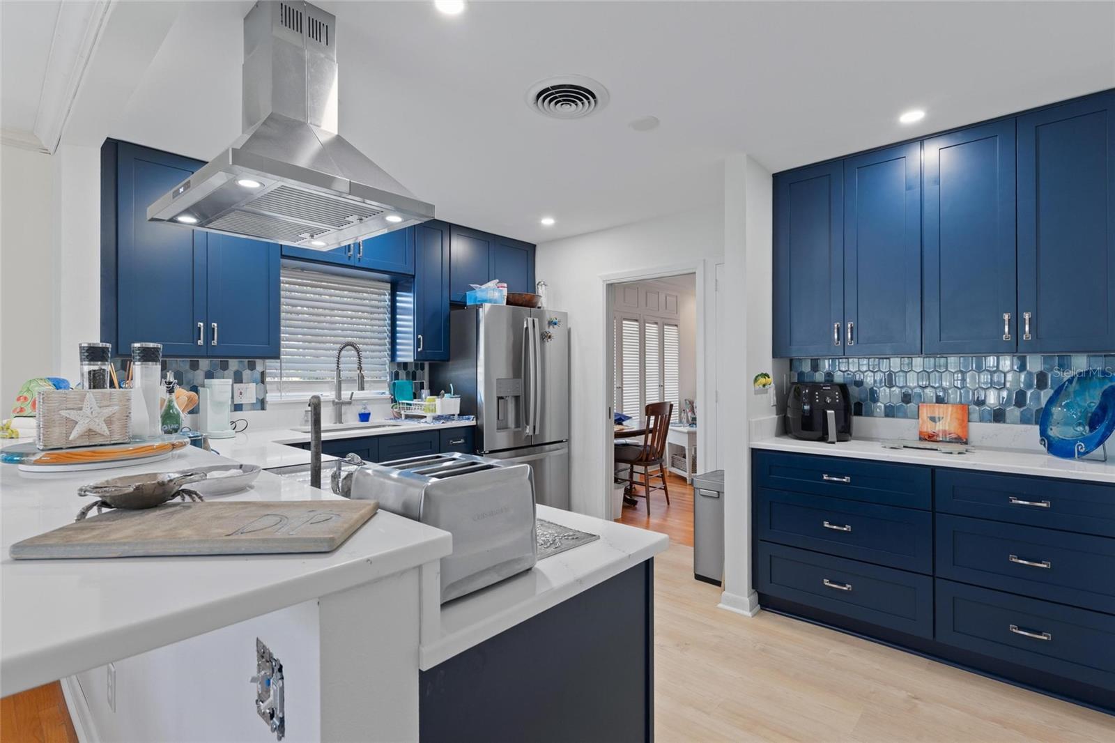 Listing photo id 16 for 502 Hillcrest Avenue