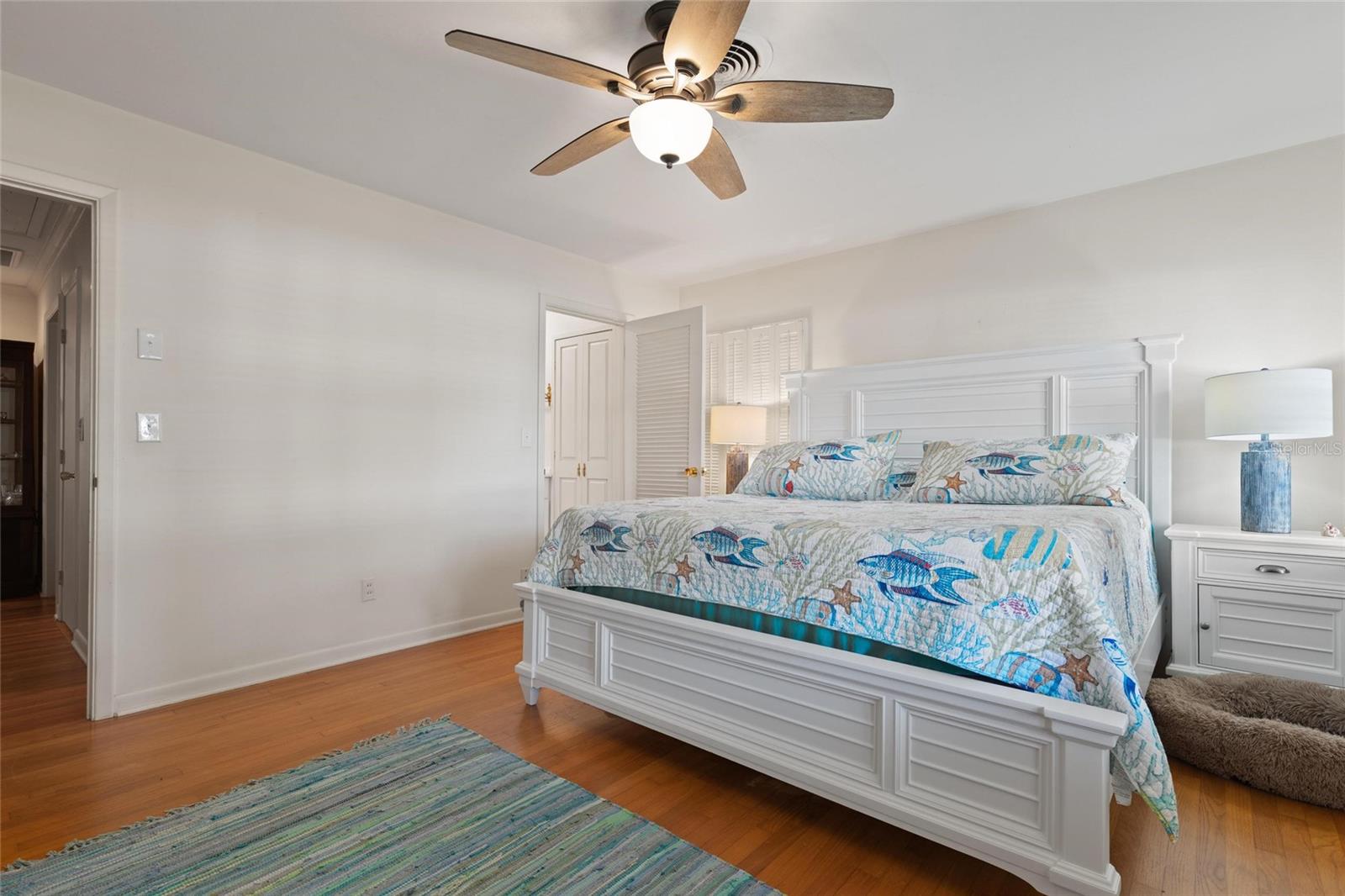 Listing photo id 7 for 502 Hillcrest Avenue