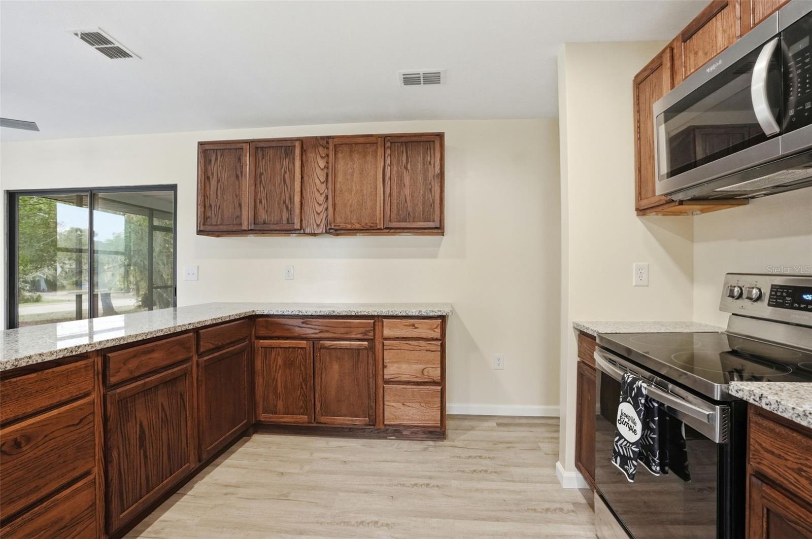 Image 14 of 38 For 7275 Edinburgh Way