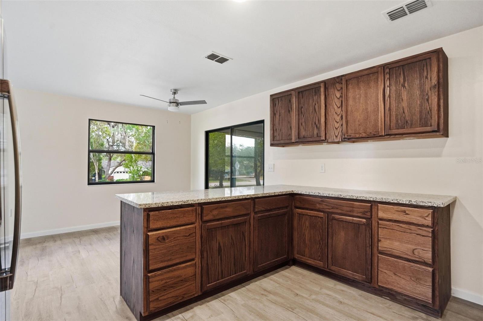 Image 15 of 38 For 7275 Edinburgh Way