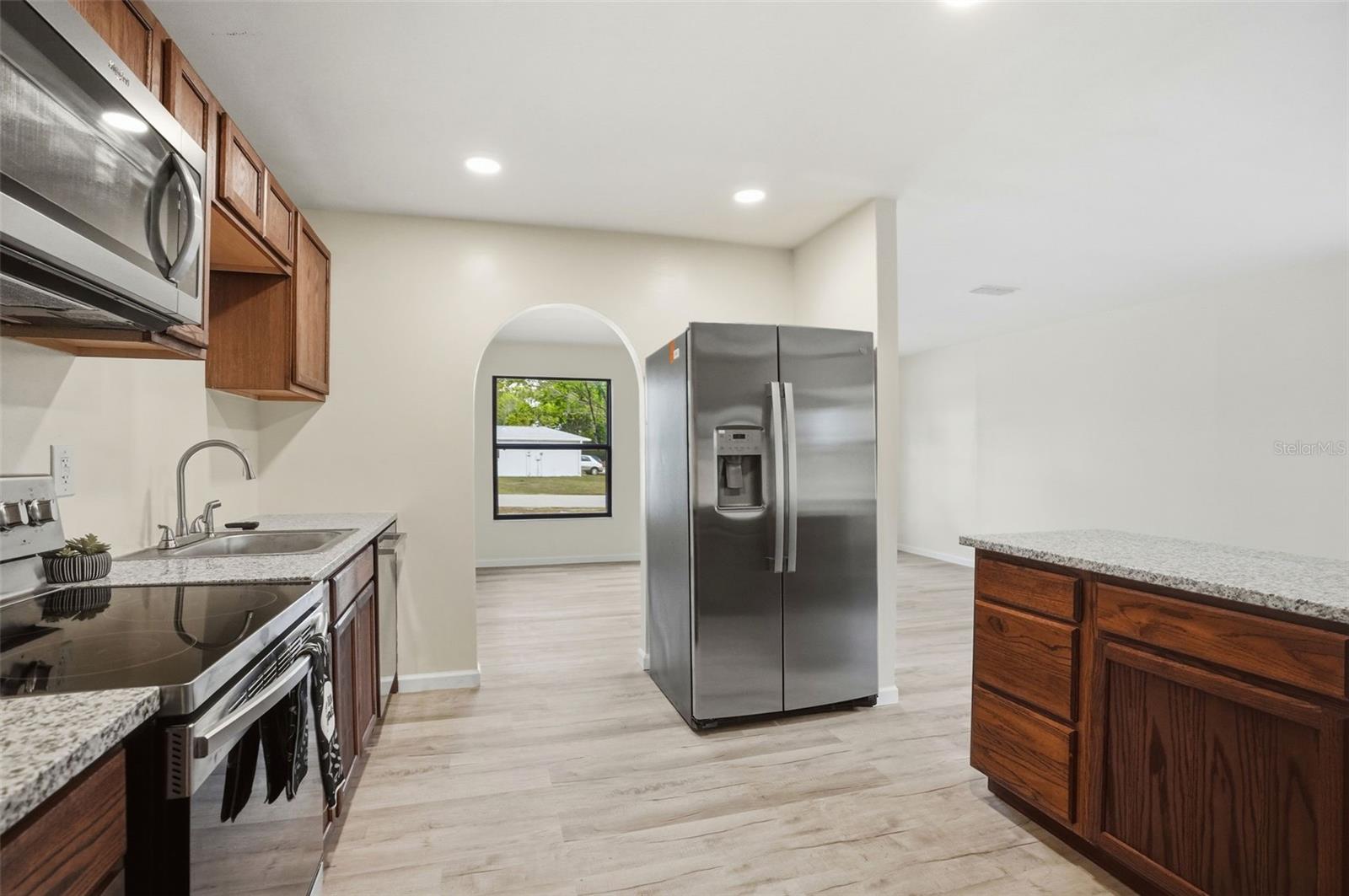 Image 17 of 38 For 7275 Edinburgh Way