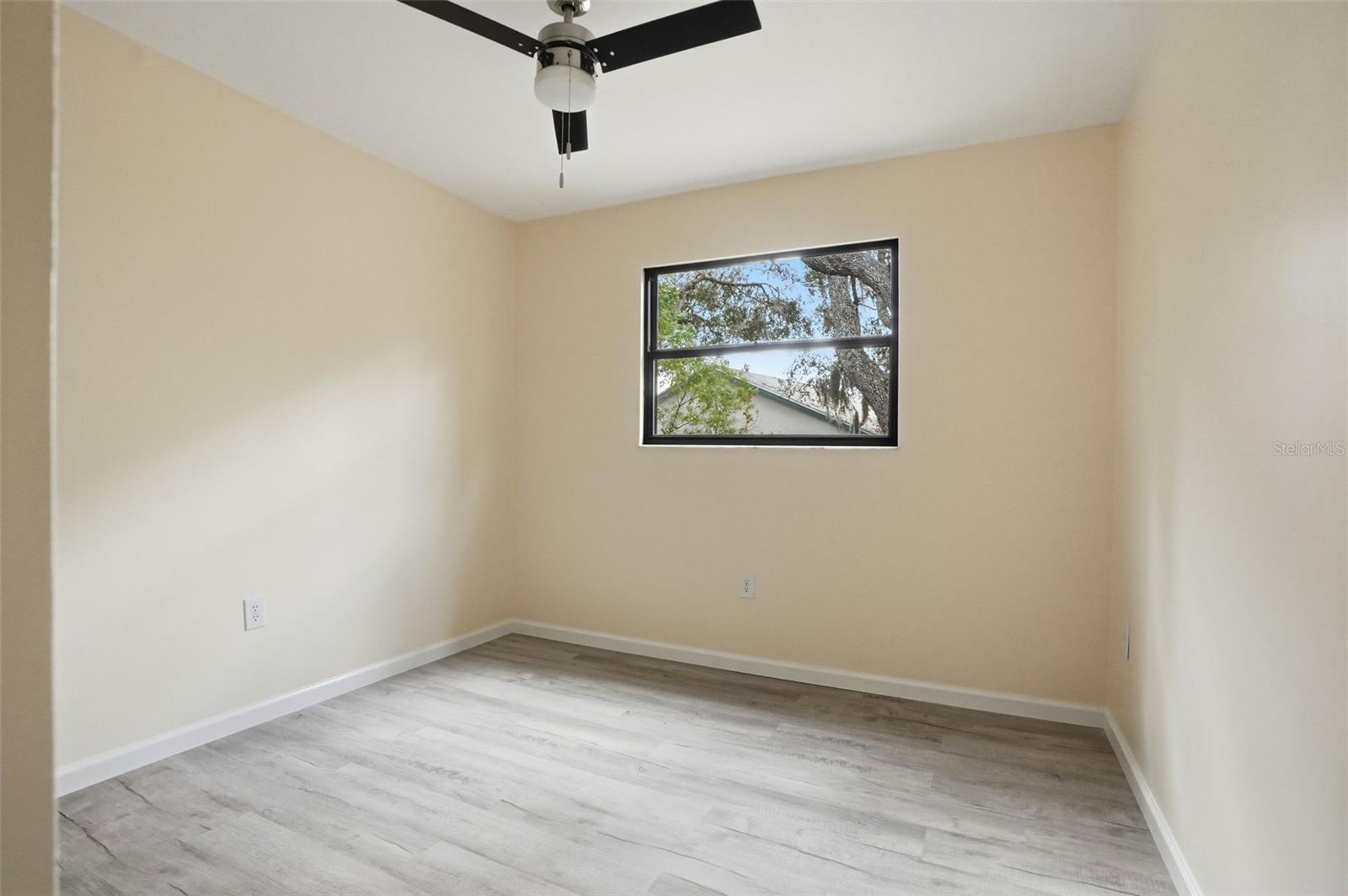 Image 21 of 38 For 7275 Edinburgh Way