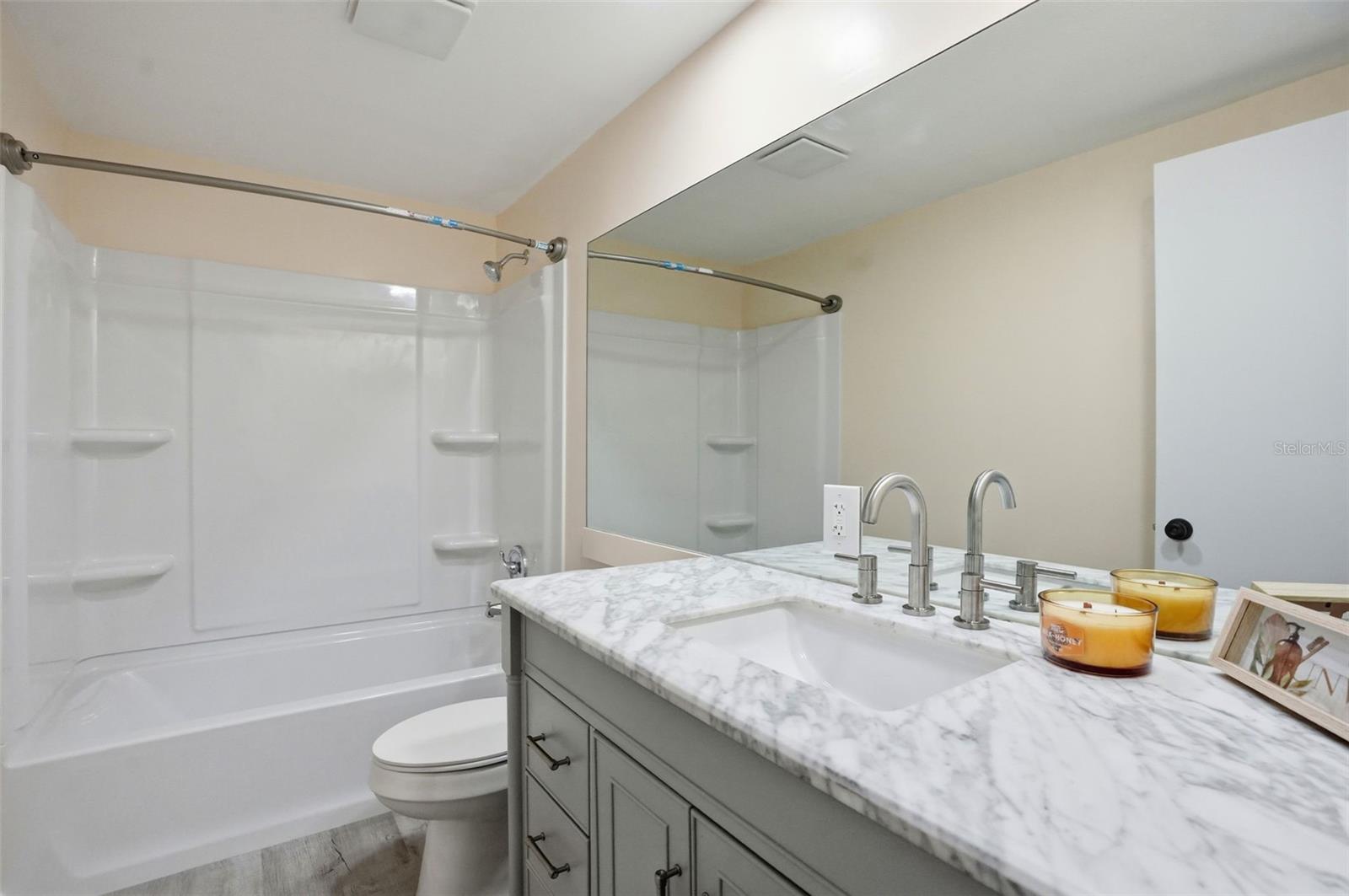 Image 22 of 38 For 7275 Edinburgh Way