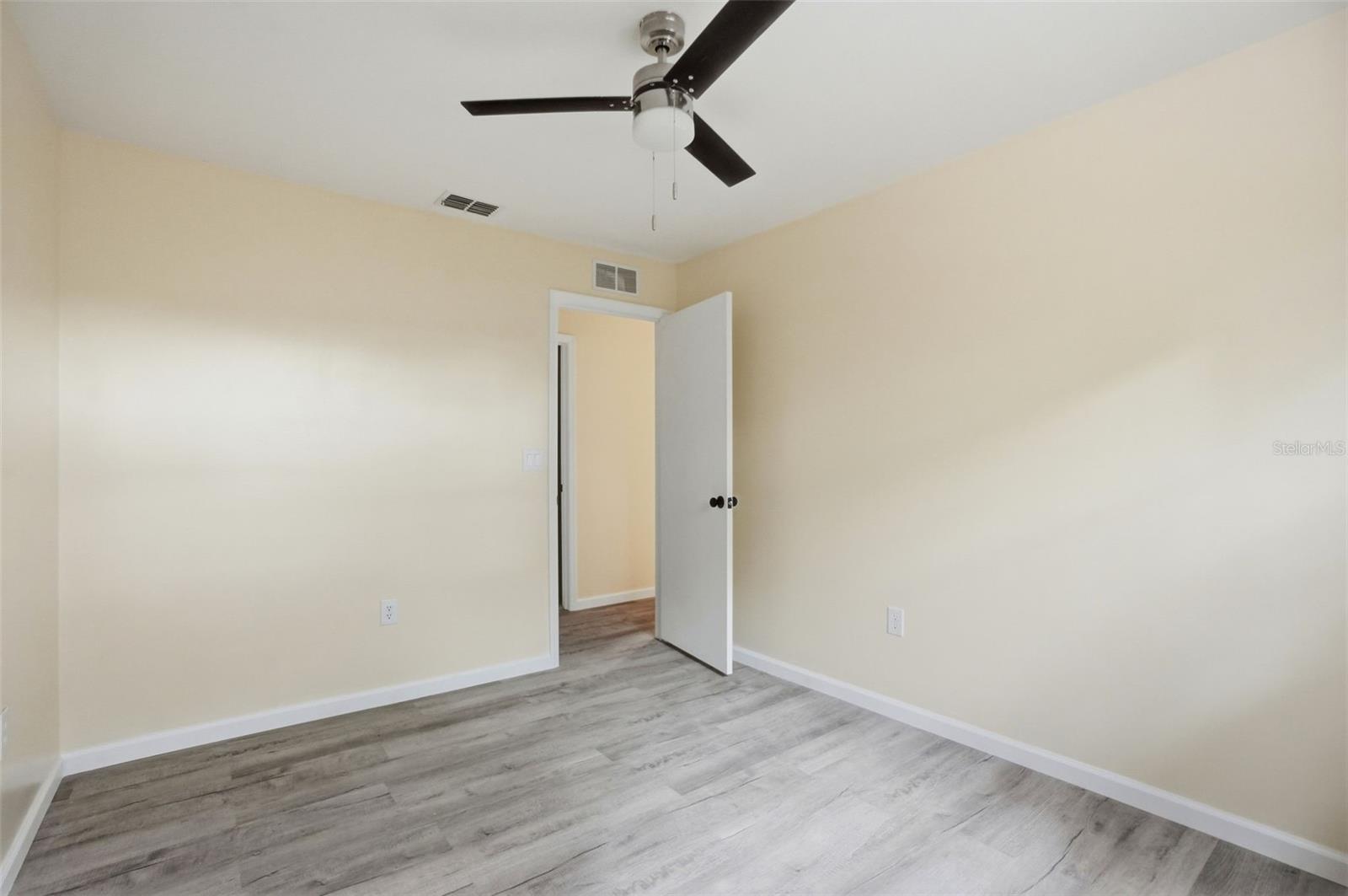 Image 24 of 38 For 7275 Edinburgh Way