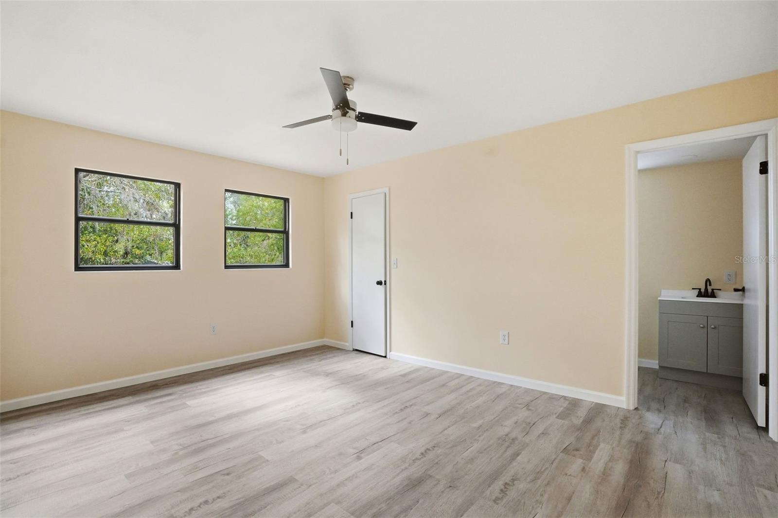 Image 25 of 38 For 7275 Edinburgh Way