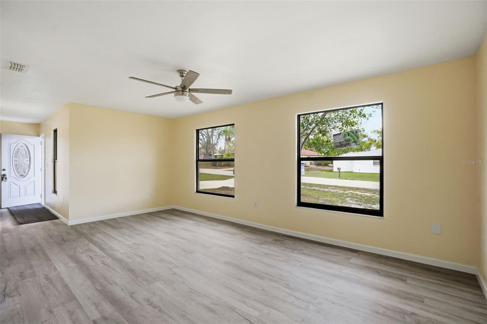 Image 5 of 38 For 7275 Edinburgh Way