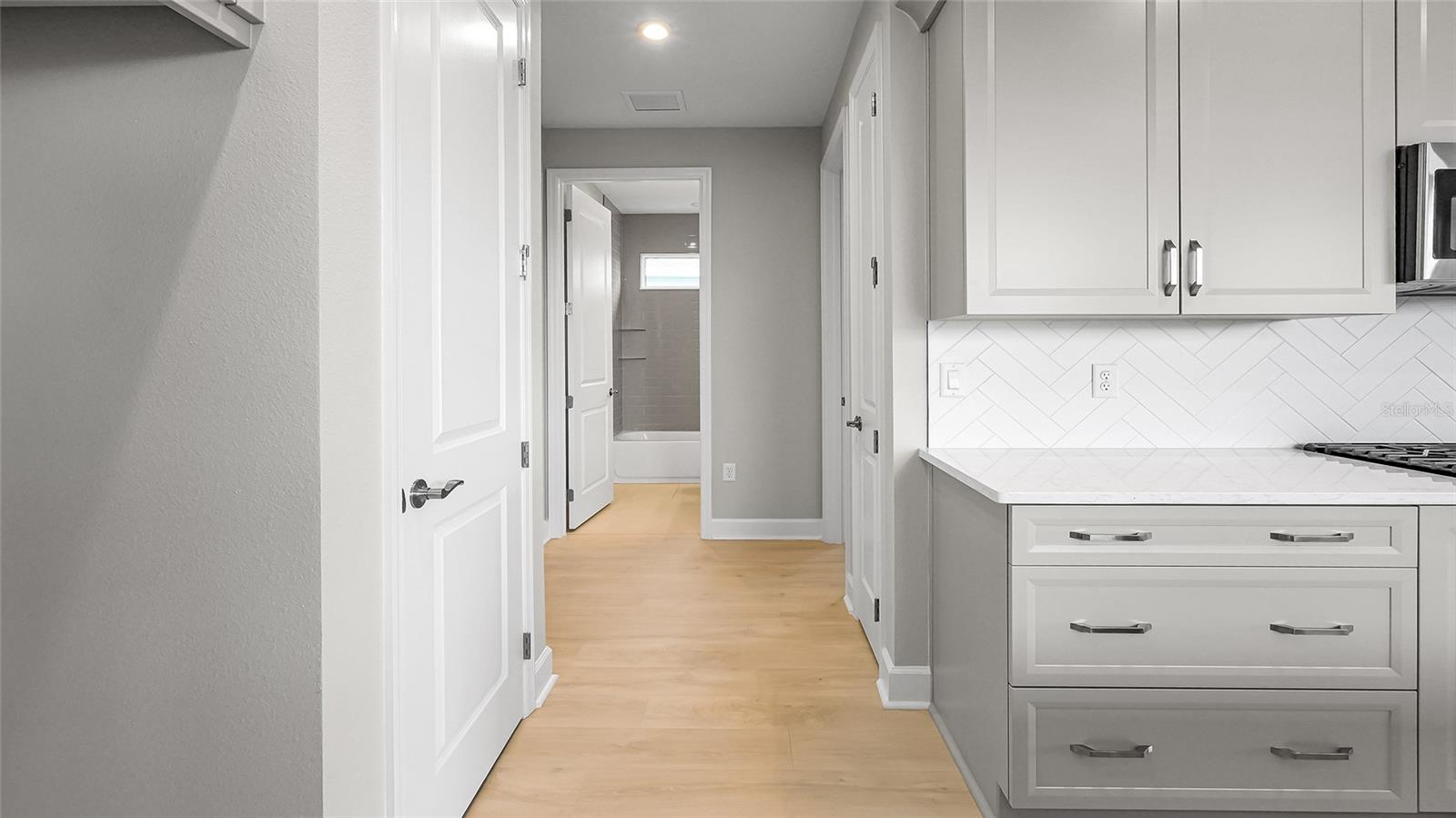 Image 18 of 60 For 1457 Santorini Way