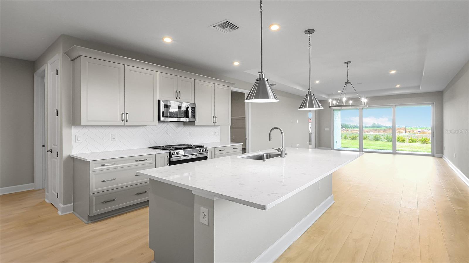 Image 8 of 60 For 1457 Santorini Way