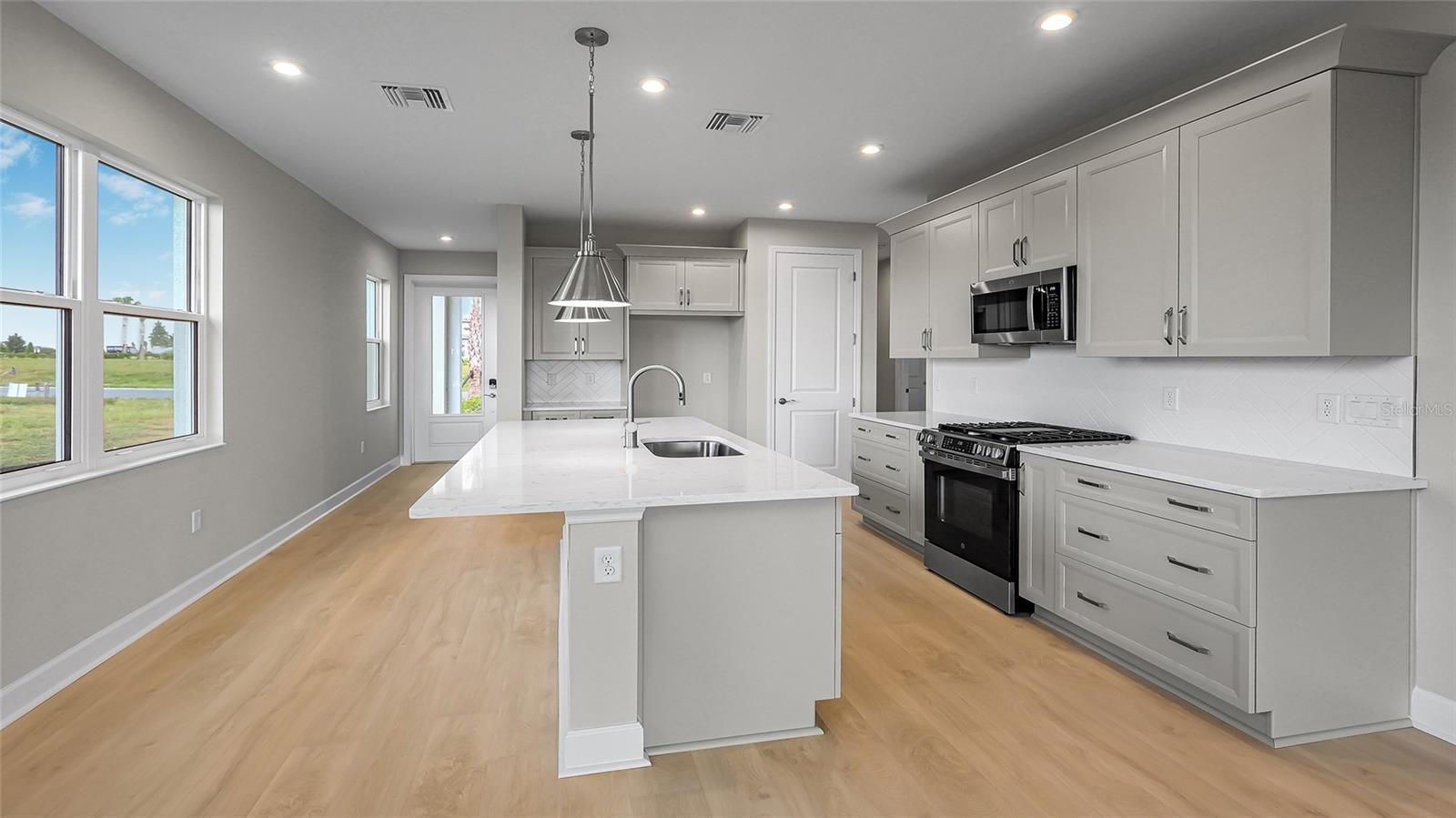 Image 9 of 60 For 1457 Santorini Way