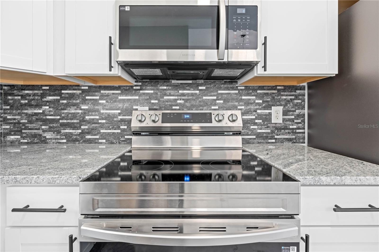 Image 16 of 50 For 13124 Lawrence Street