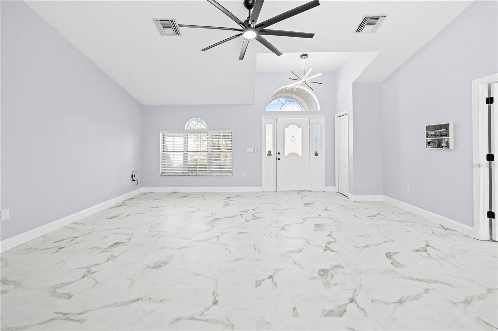 Image 7 of 50 For 13124 Lawrence Street