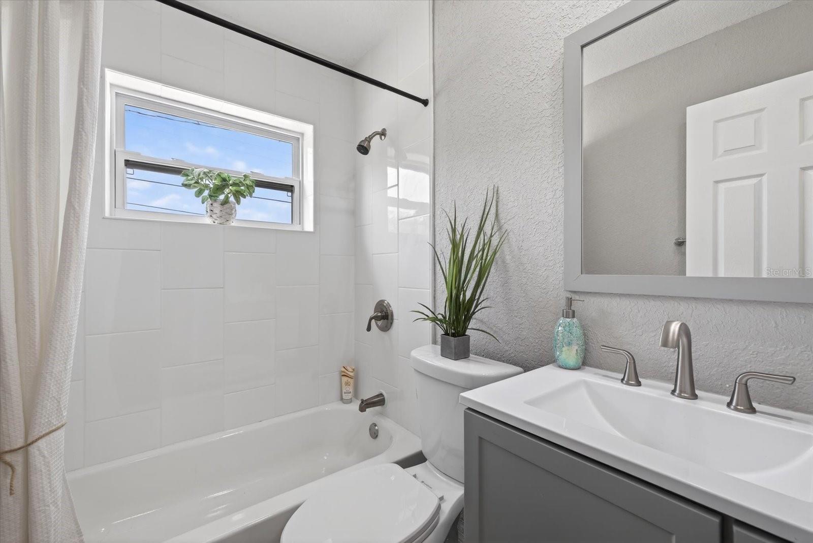 Image 15 of 33 For 4923 Azalea Drive