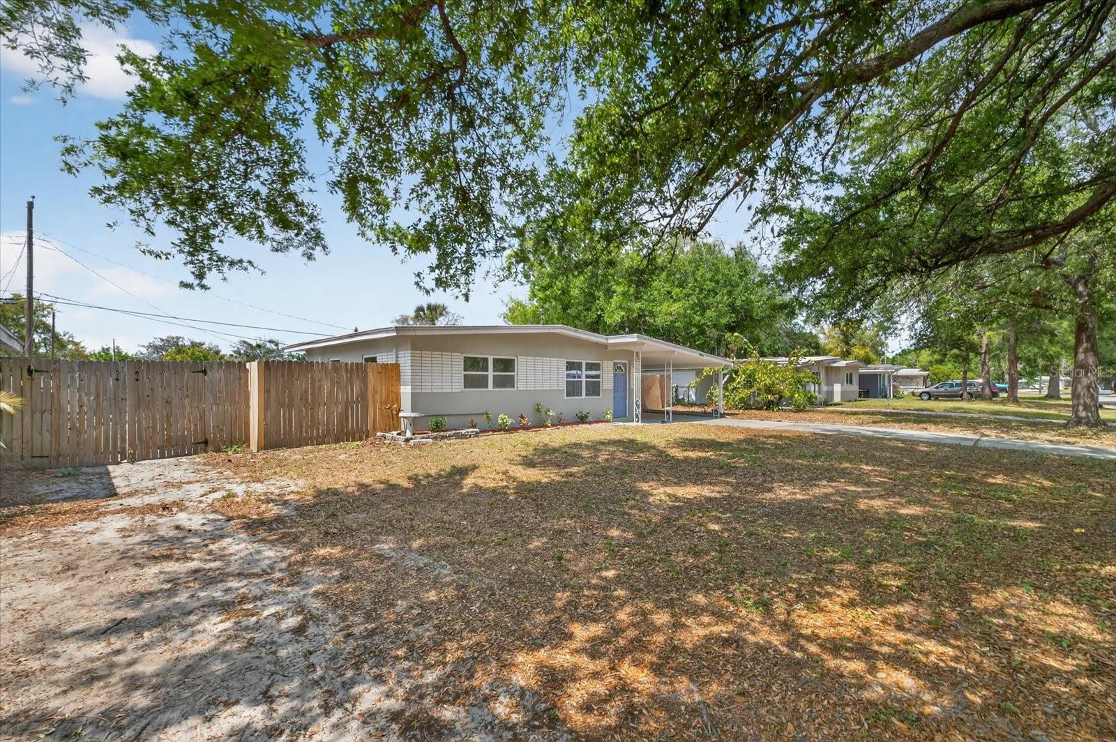 Image 5 of 33 For 4923 Azalea Drive