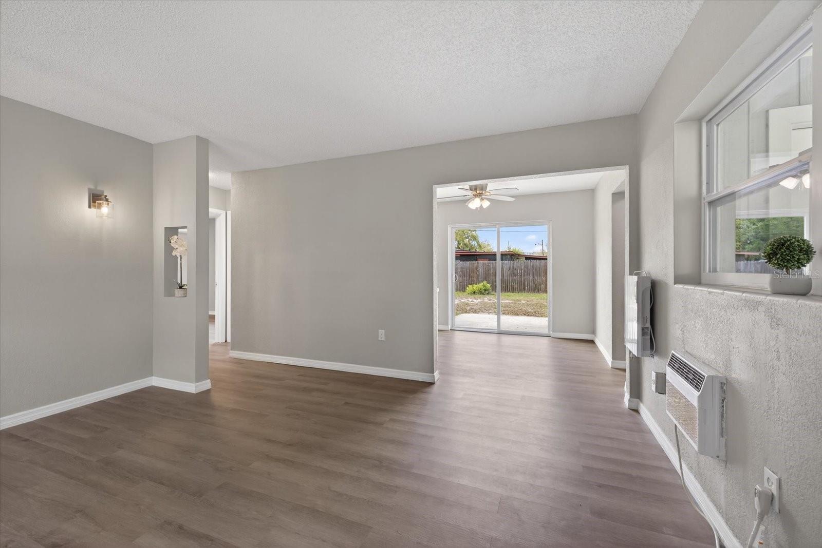 Image 9 of 33 For 4923 Azalea Drive