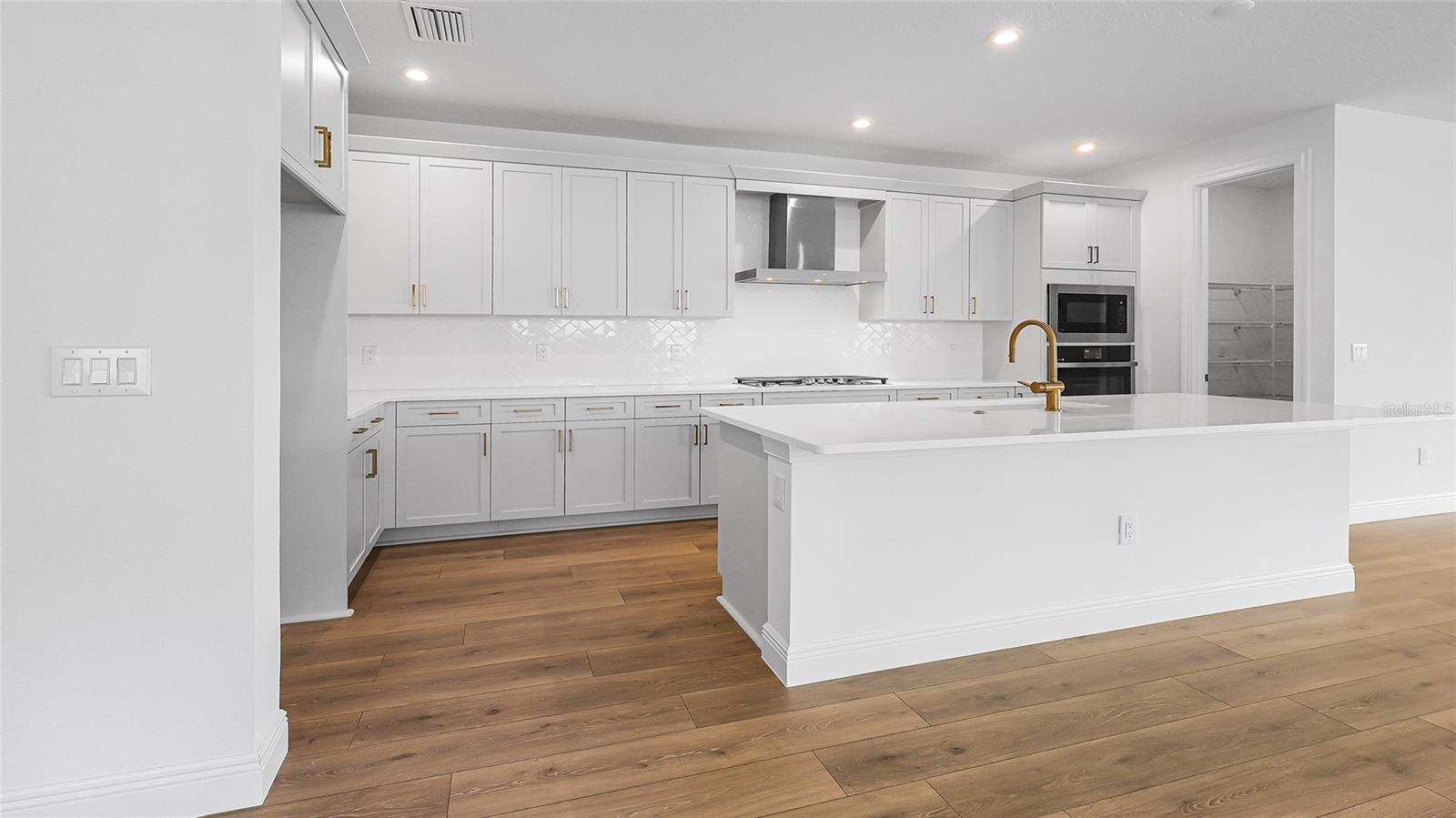 Image 12 of 44 For 14375 Hammock Oak Street