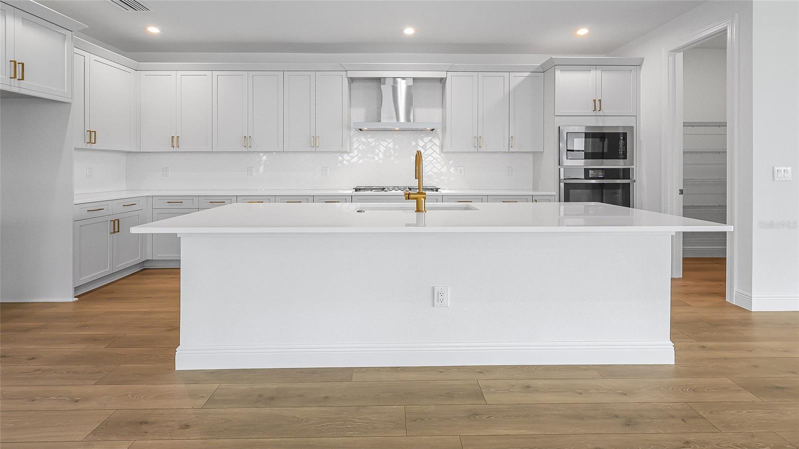 Image 13 of 44 For 14375 Hammock Oak Street