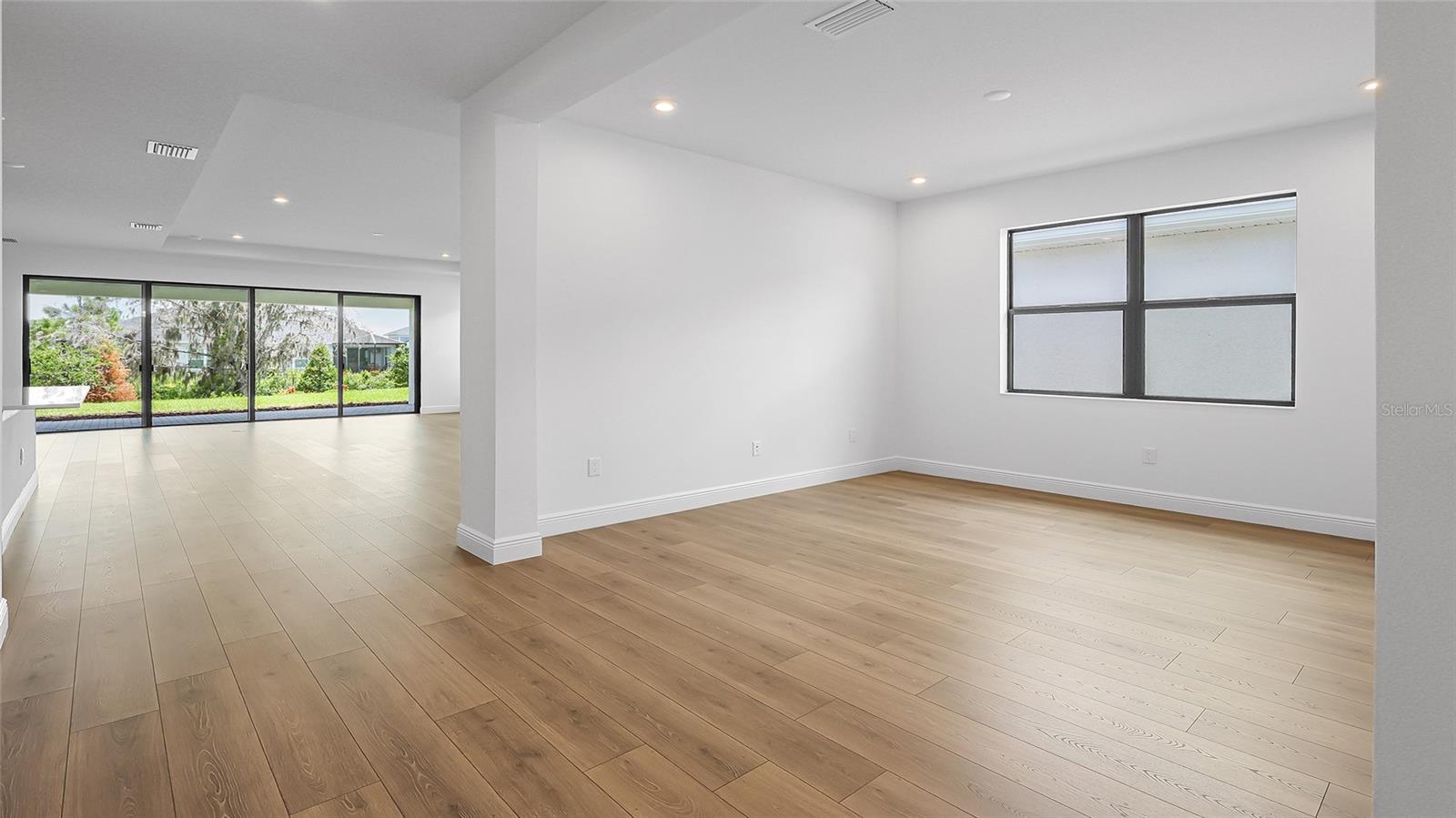 Image 18 of 44 For 14375 Hammock Oak Street