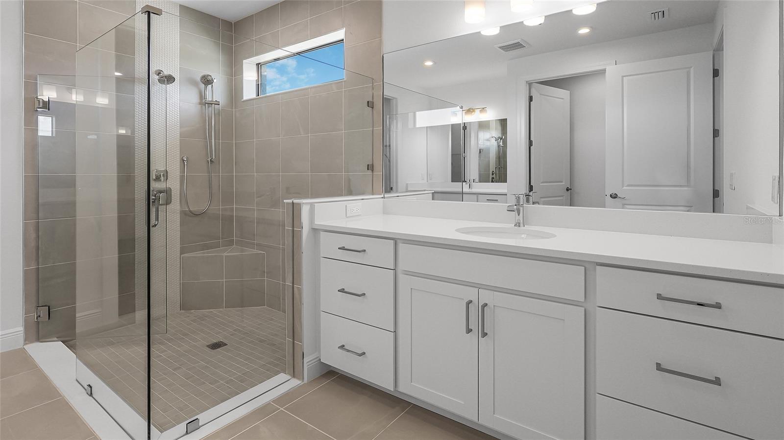 Image 34 of 44 For 14375 Hammock Oak Street