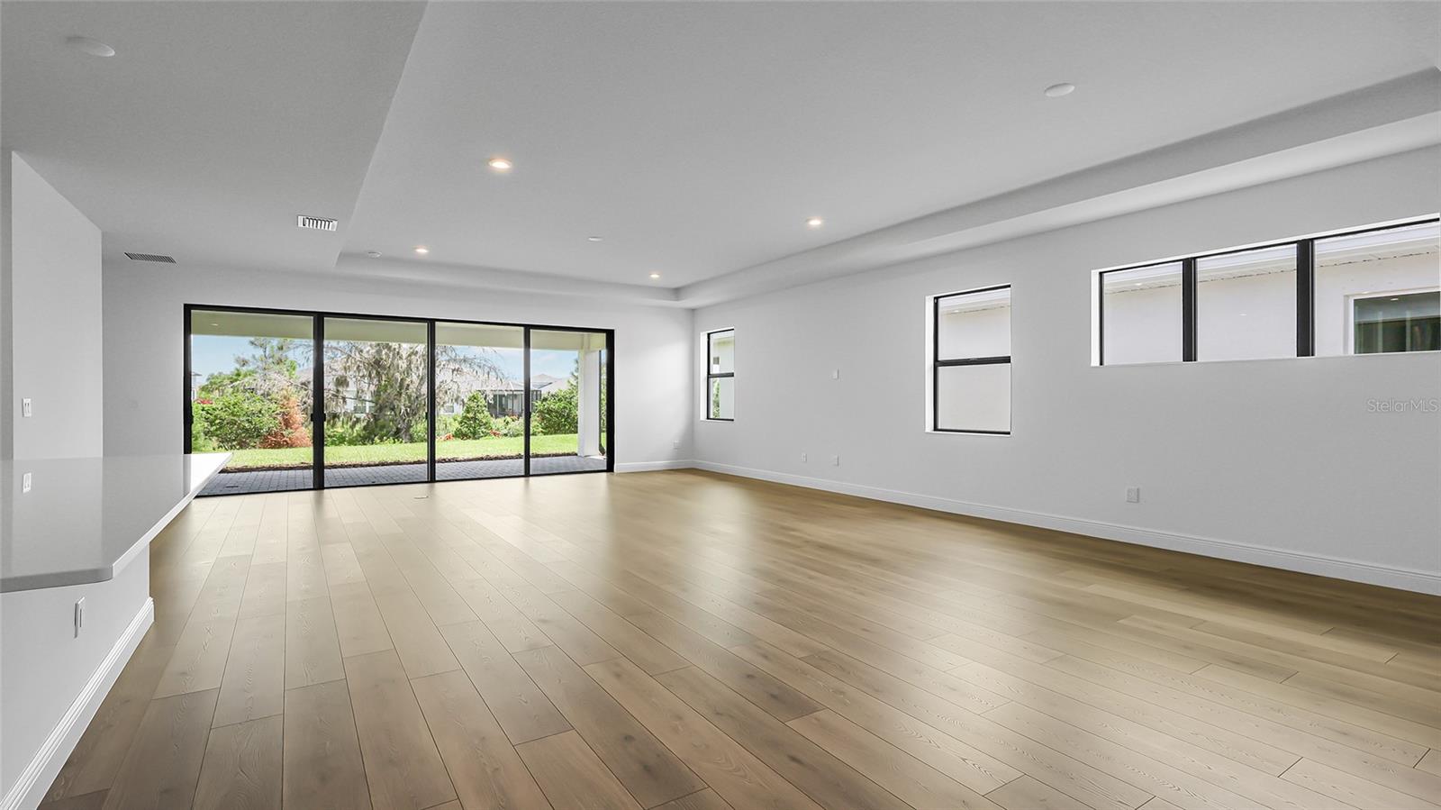 Image 5 of 44 For 14375 Hammock Oak Street