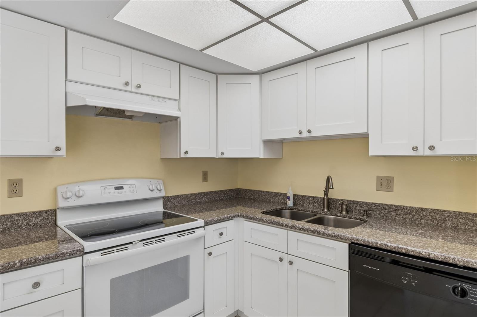 Image 10 of 37 For 1130 Orange Tree Circle W C