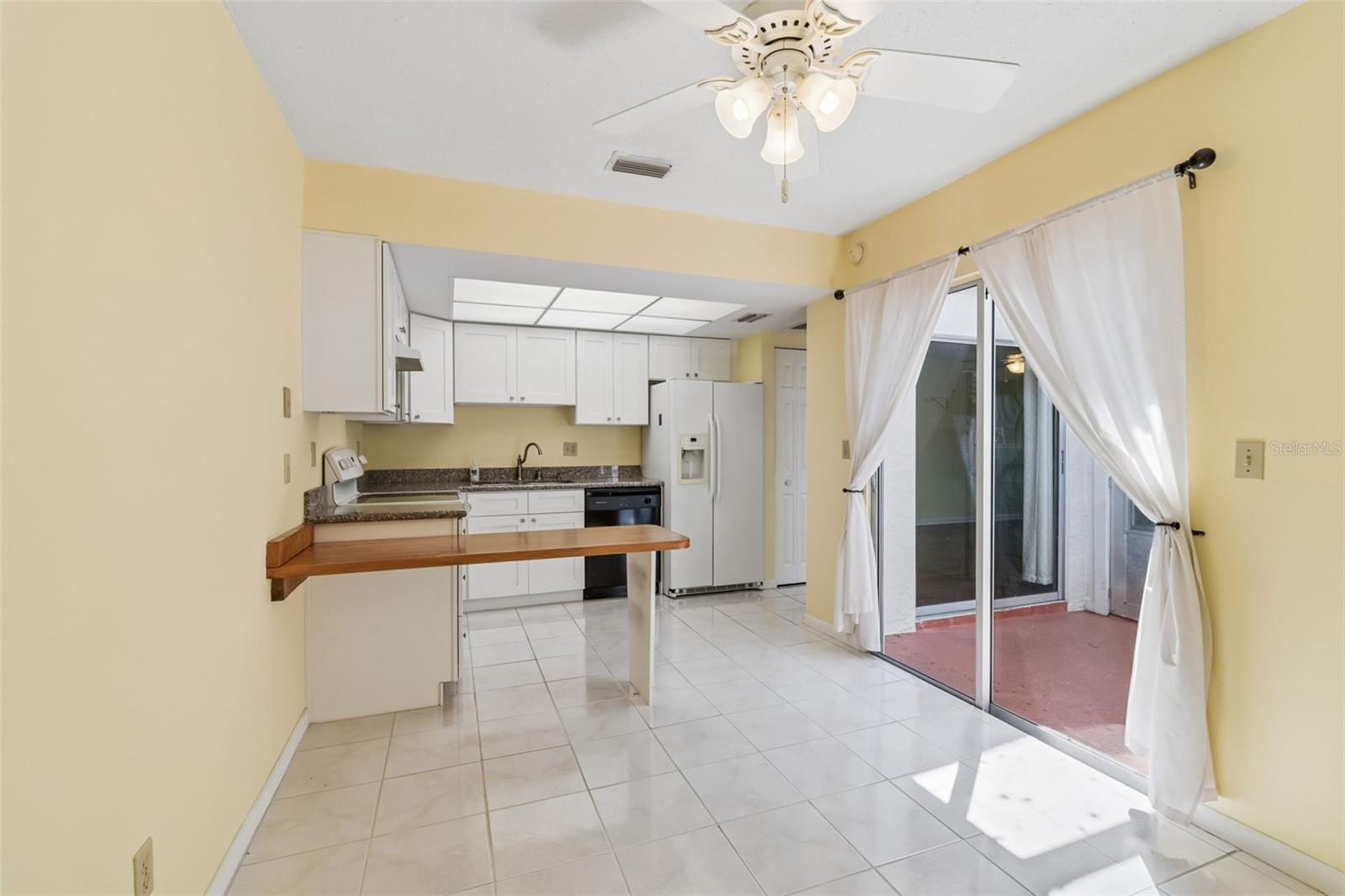 Image 12 of 37 For 1130 Orange Tree Circle W C