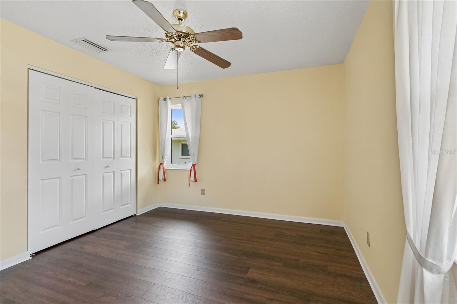 Image 21 of 37 For 1130 Orange Tree Circle W C