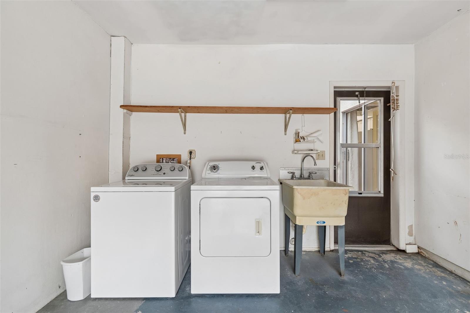 Image 28 of 37 For 1130 Orange Tree Circle W C