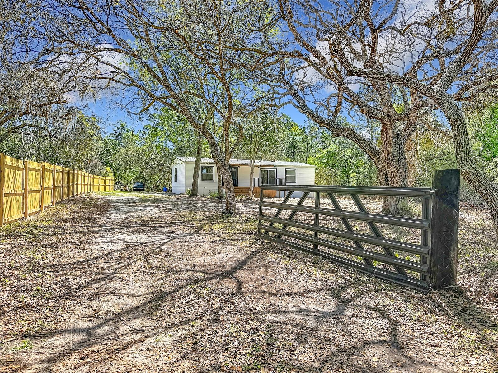 Image 12 of 72 For 17420 Thomas Boulevard