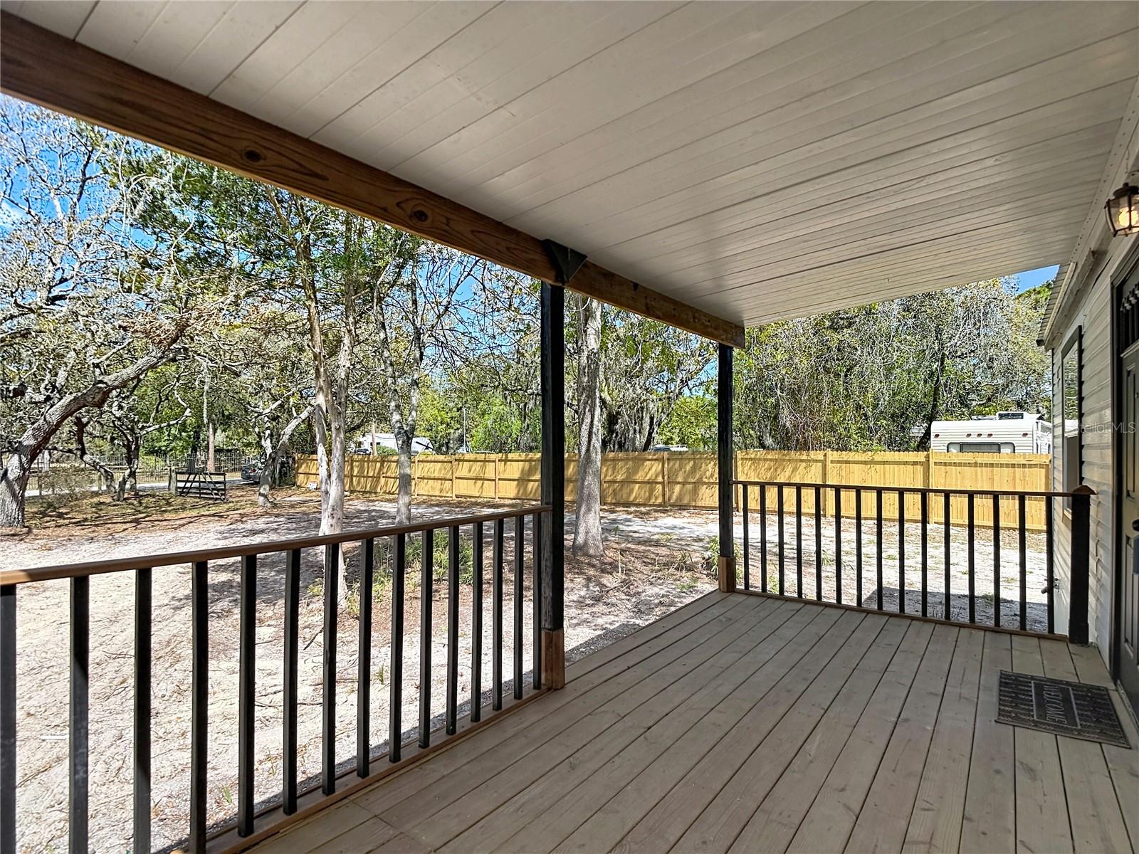 Image 18 of 72 For 17420 Thomas Boulevard