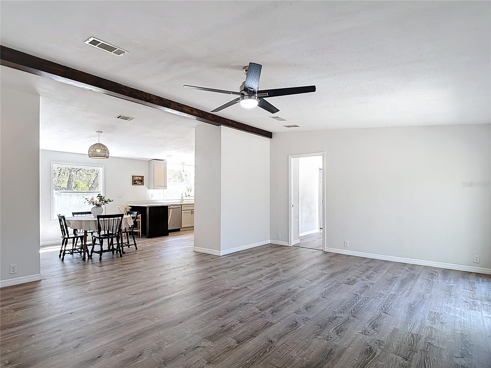 Image 20 of 72 For 17420 Thomas Boulevard