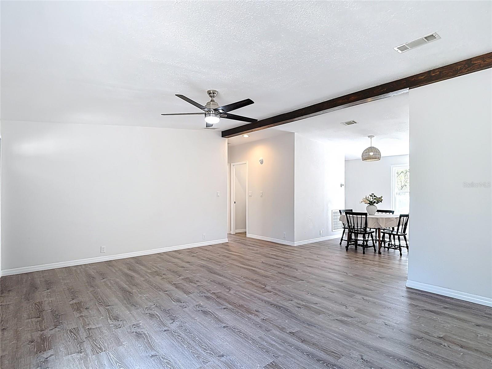 Image 21 of 72 For 17420 Thomas Boulevard