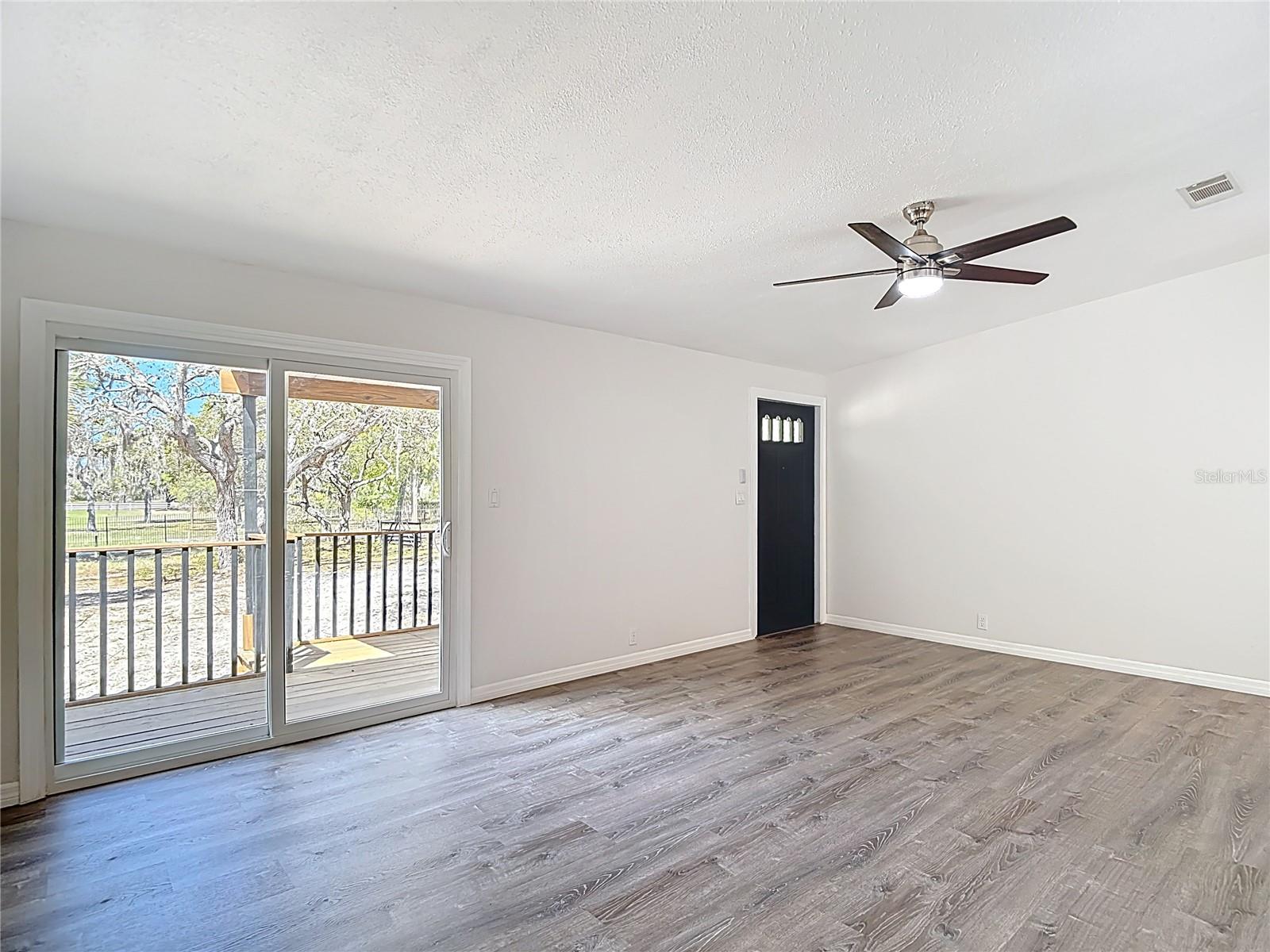 Image 22 of 72 For 17420 Thomas Boulevard