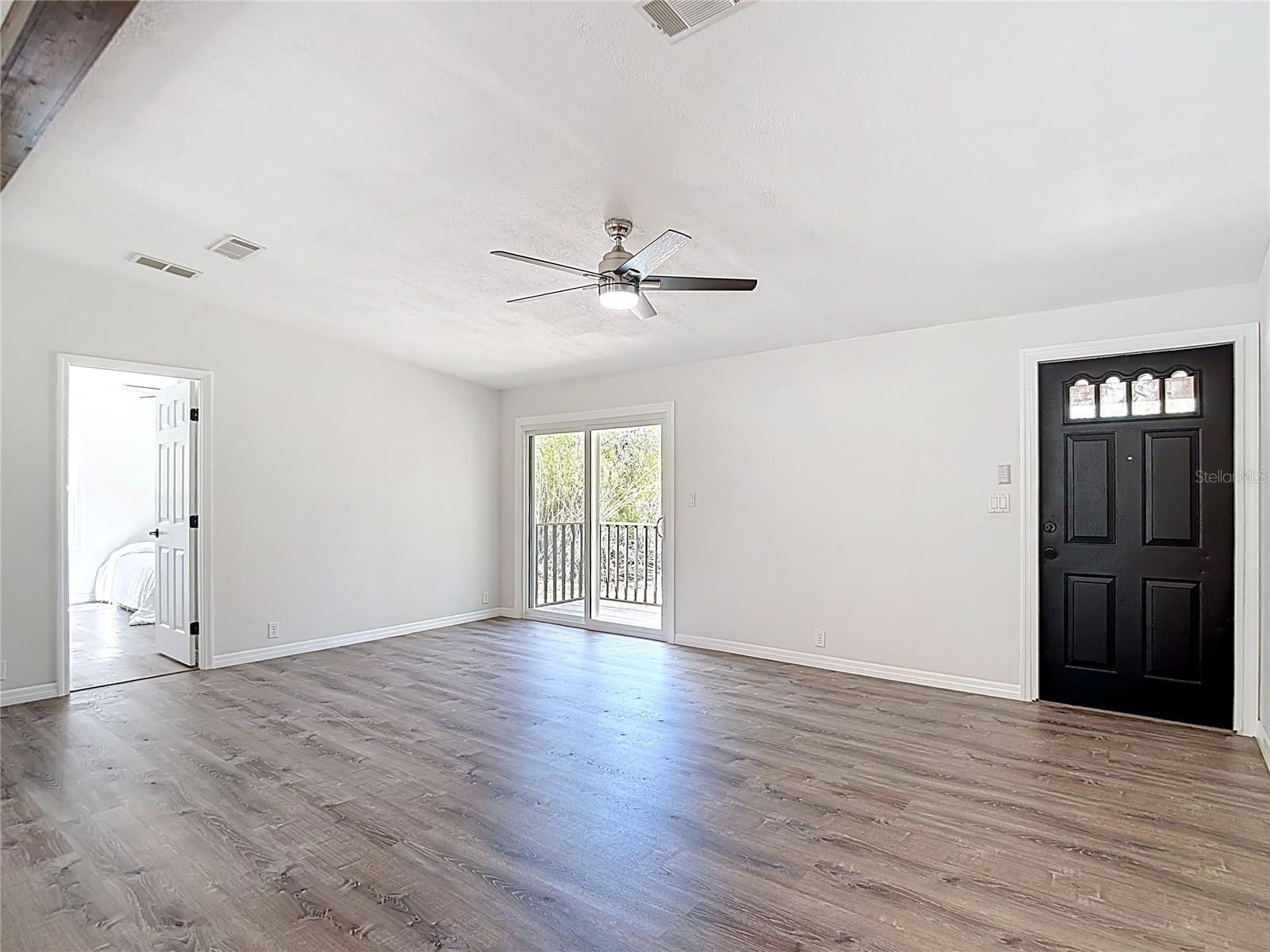 Image 23 of 72 For 17420 Thomas Boulevard