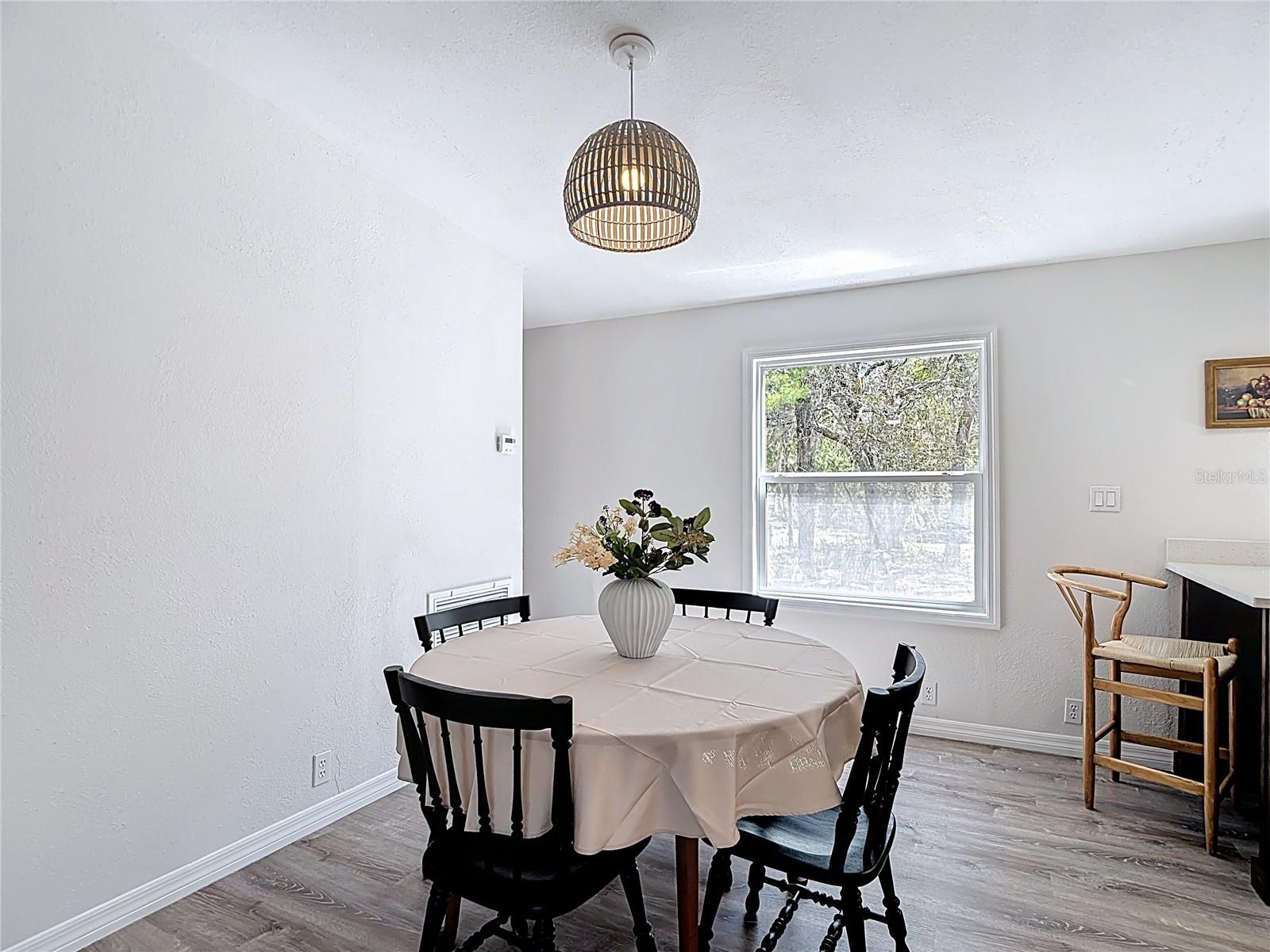 Image 24 of 72 For 17420 Thomas Boulevard