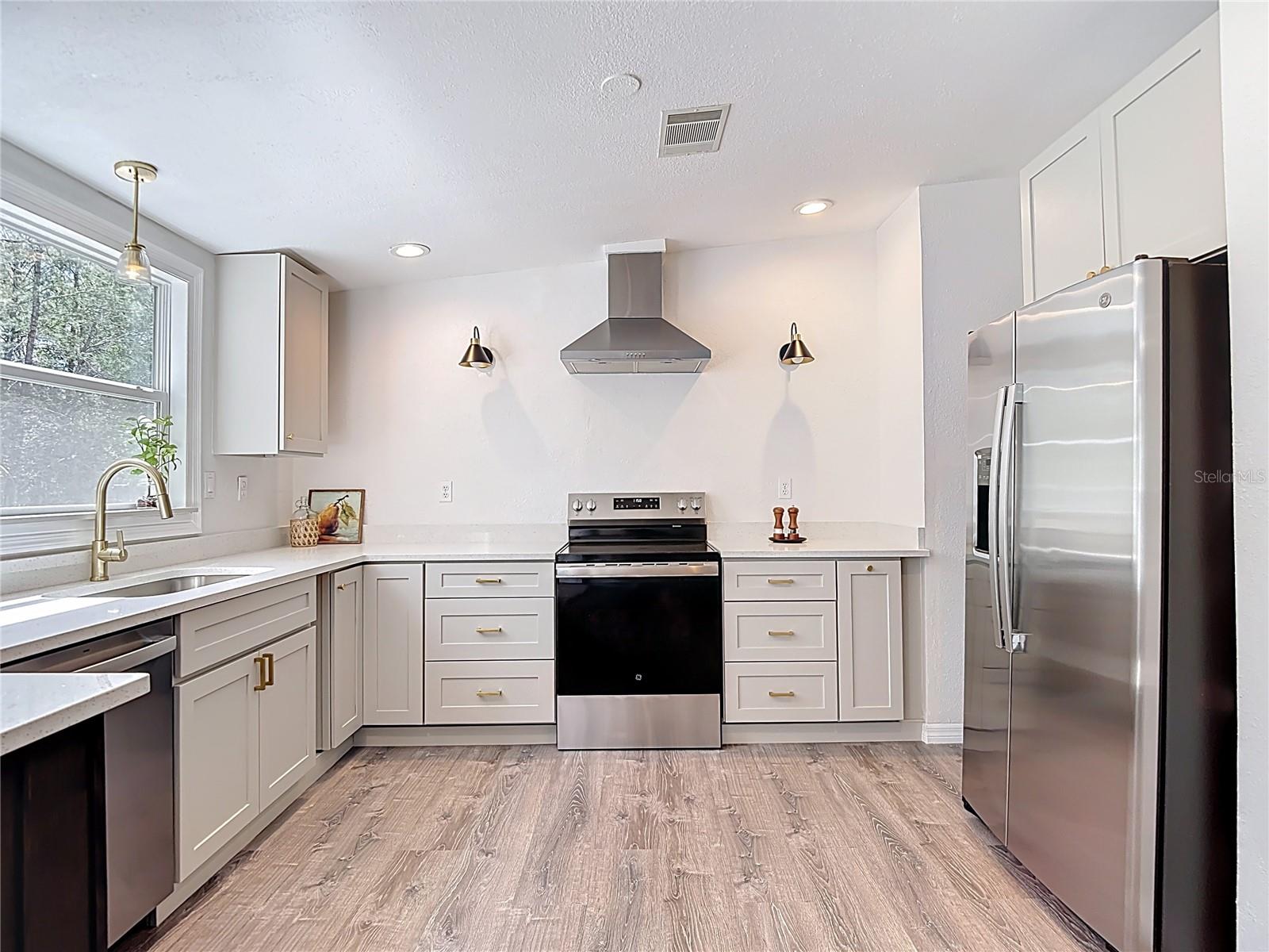 Image 30 of 72 For 17420 Thomas Boulevard