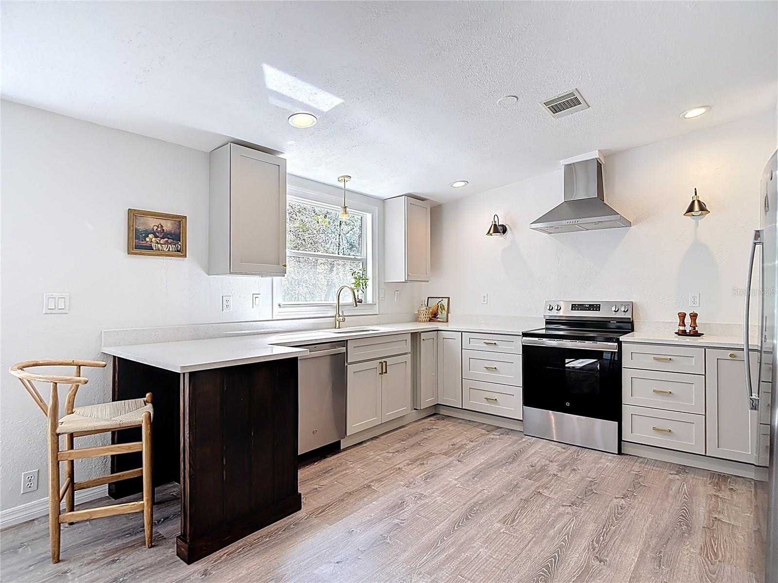 Image 31 of 72 For 17420 Thomas Boulevard